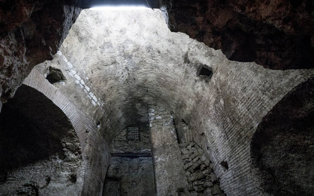 L’ Acquedotto romano sotto i palazzi della Sanità