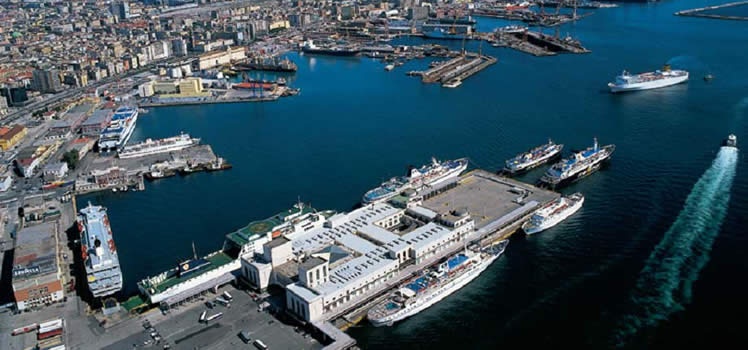 Napoli – Porto, servizio navetta gratuito dell’EAV