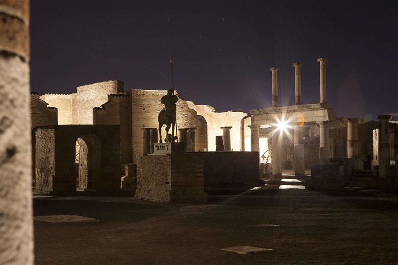 Luci e voci del passato: Pompei rivive anche di notte