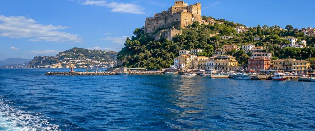 Campi Flegrei dal mare: un viaggio tra storia e panorami
